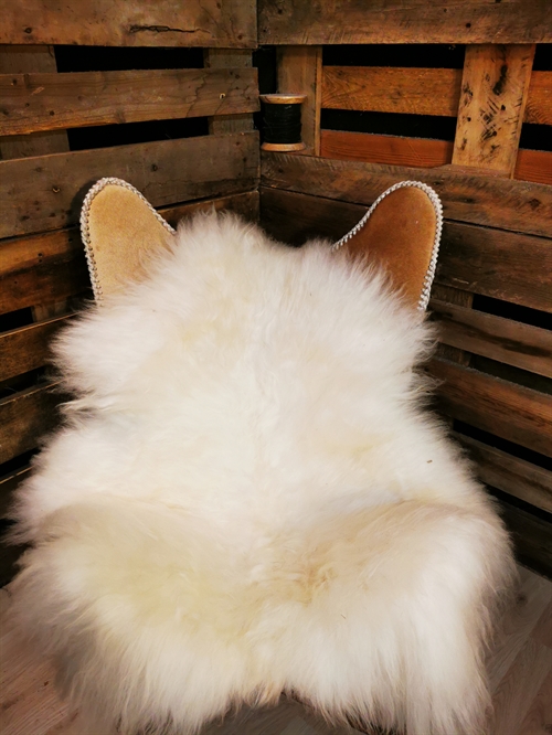 Sheepskin IS White